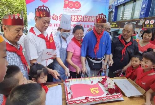我喜欢他，他也喜欢我，是不是要在一起？